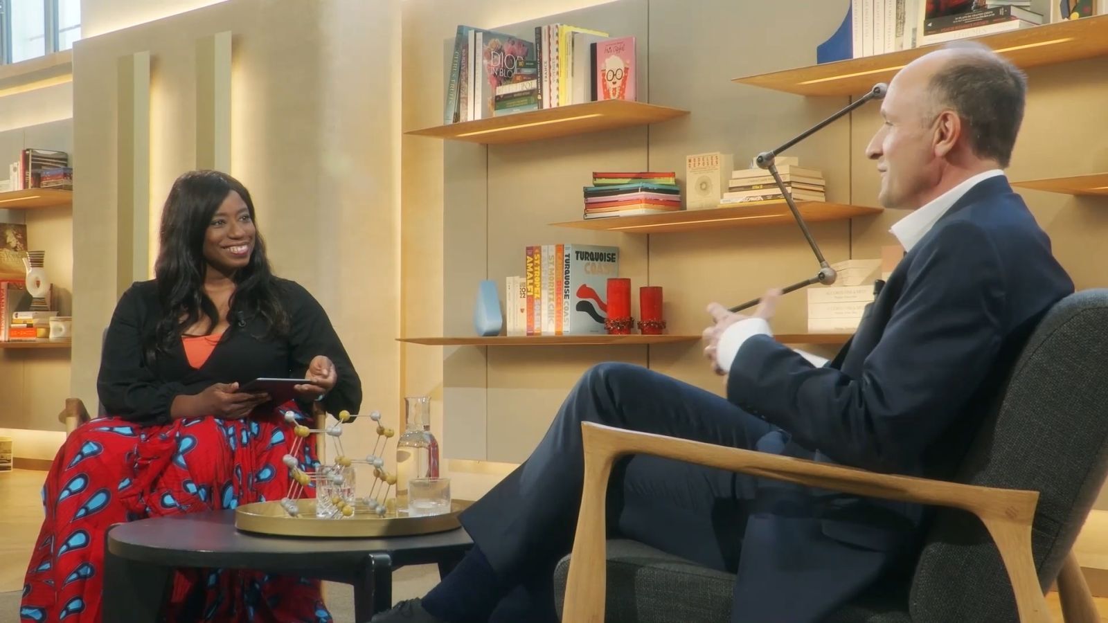 Réalisation d'un plateau TV pour une série d'émissions internes - Moët Hennessy