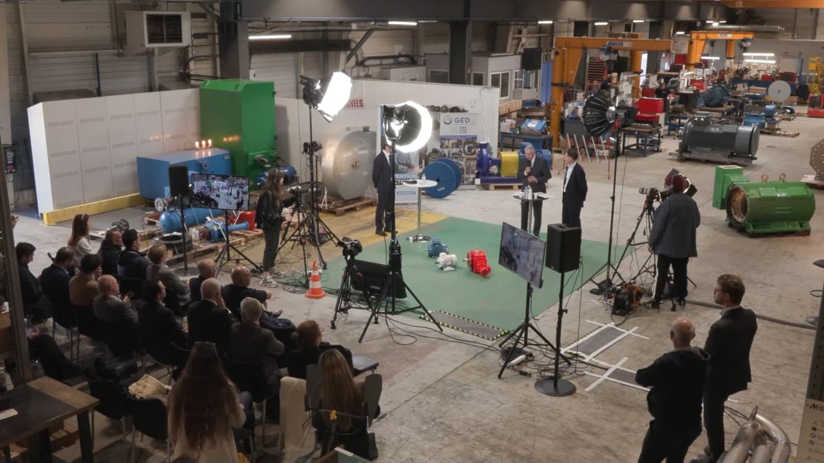 Plateau TV en entreprise : un live sur la sécurité au travail au cœur d'une usine