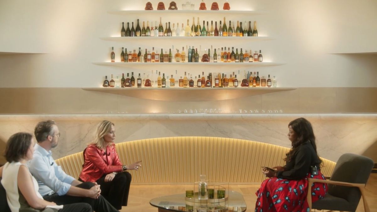 Réalisation d'un plateau TV pour une série d'émissions internes - Moët Hennessy